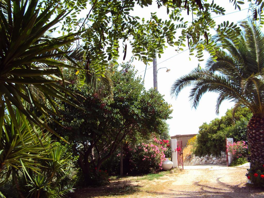 Irini Studios Plomari Exterior photo